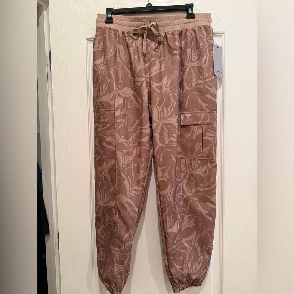 Kineses Women’s Floral Cargo Pants - Brown